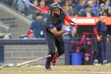 Vladimir Guerrero Jr. se embasa 5 veces en victoria de Azulejos, 6-1 sobre Orioles