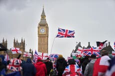 Más de 100.000 personas acuden a marcha convocada por la extrema derecha en Londres
