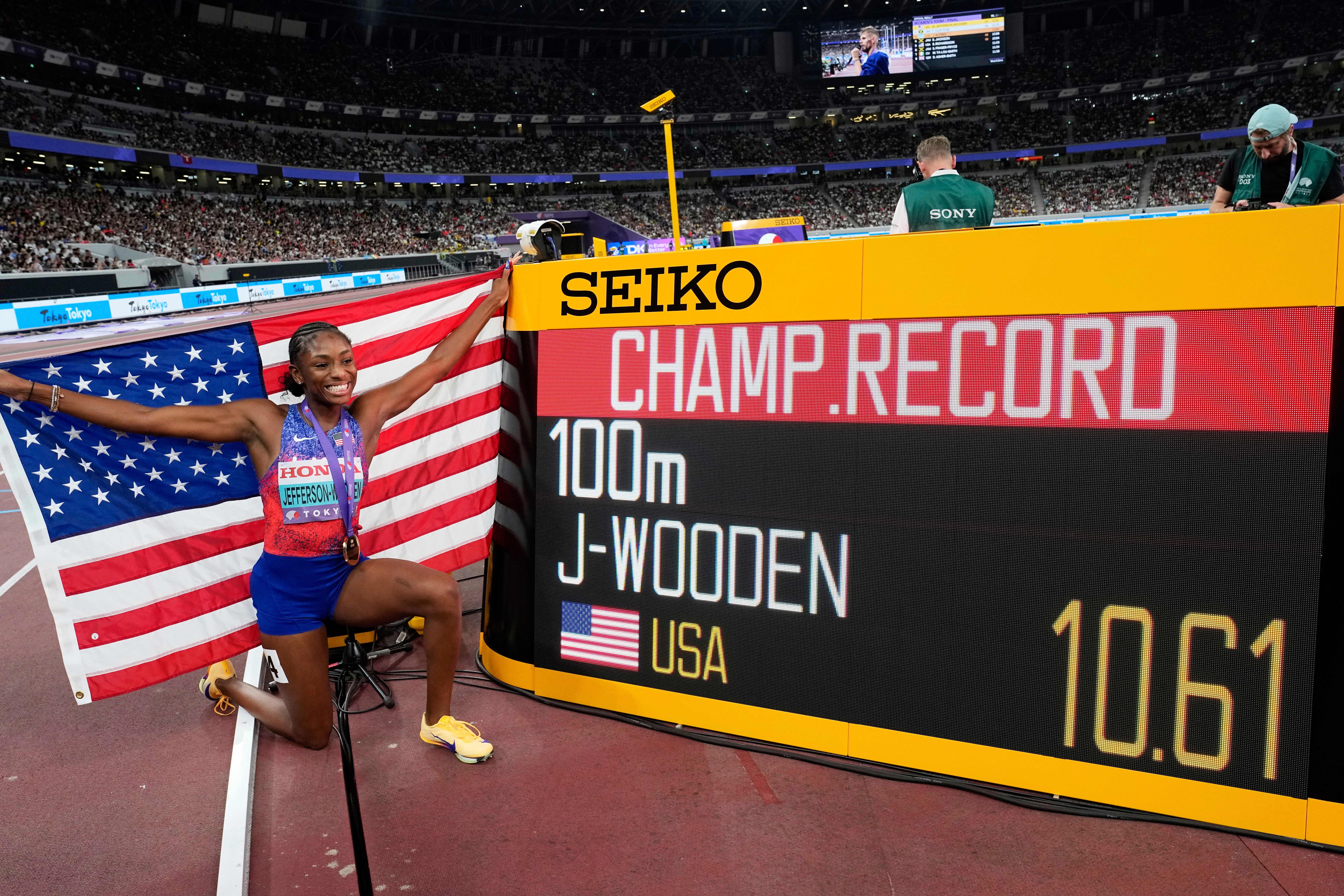Jefferson-Wooden y Seville conquistan los 100 metros en el Mundial de Atletismo