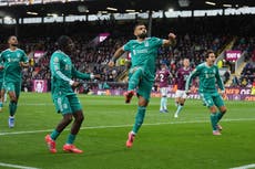Mohamed Salah anota penal tardío y preserva el inicio perfecto del Liverpool