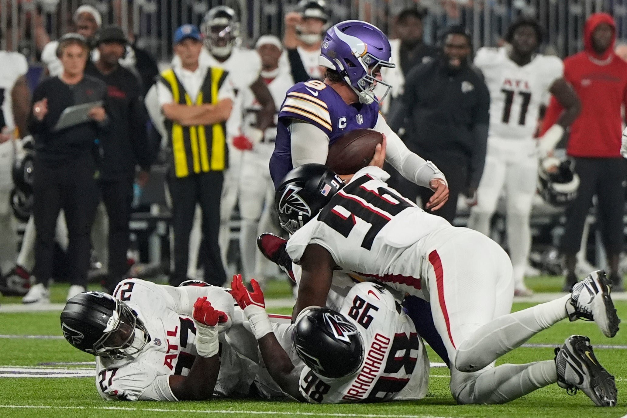 FALCONS-VIKINGS