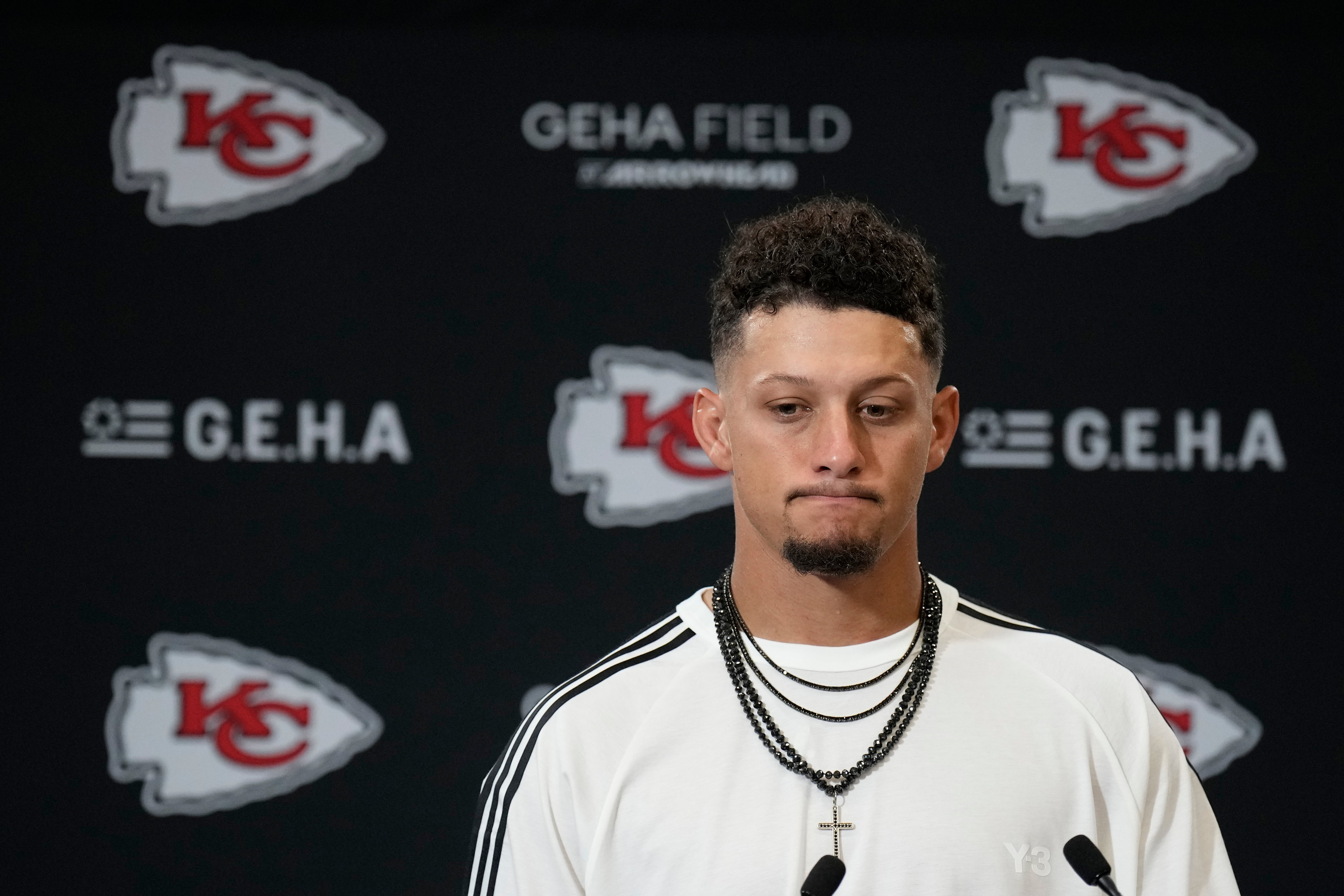 El inicio 0-2 de Chiefs preocupa tanto como que Mahomes lidere al equipo en yardas por tierra