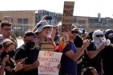 Aumenta la presencia de agentes de inmigración en Chicago, denuncian activistas