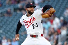 Woods Richardson poncha a 11 en victoria 7-0 de Mellizos ante Yankees