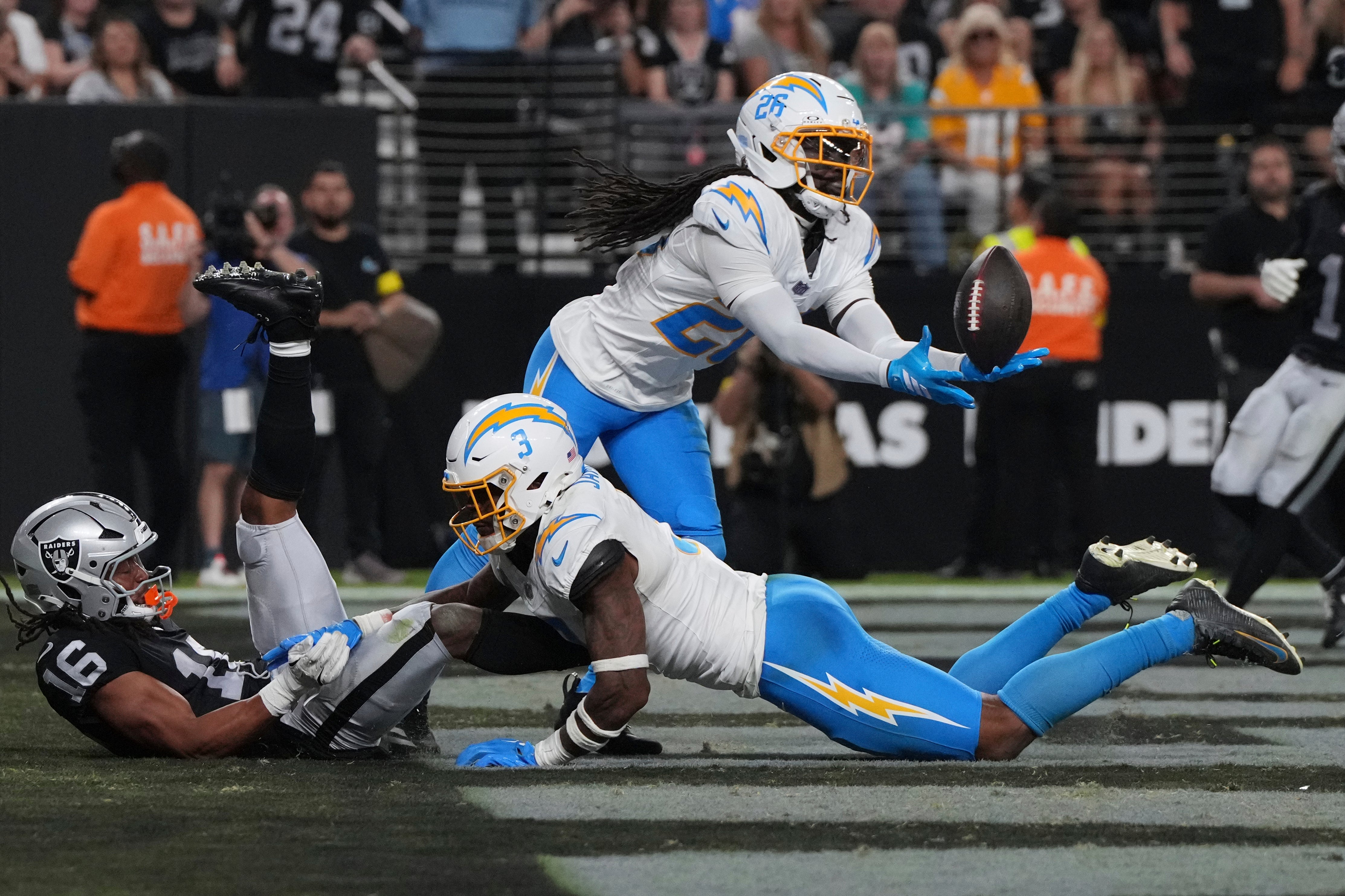 CHARGERS-RAIDERS