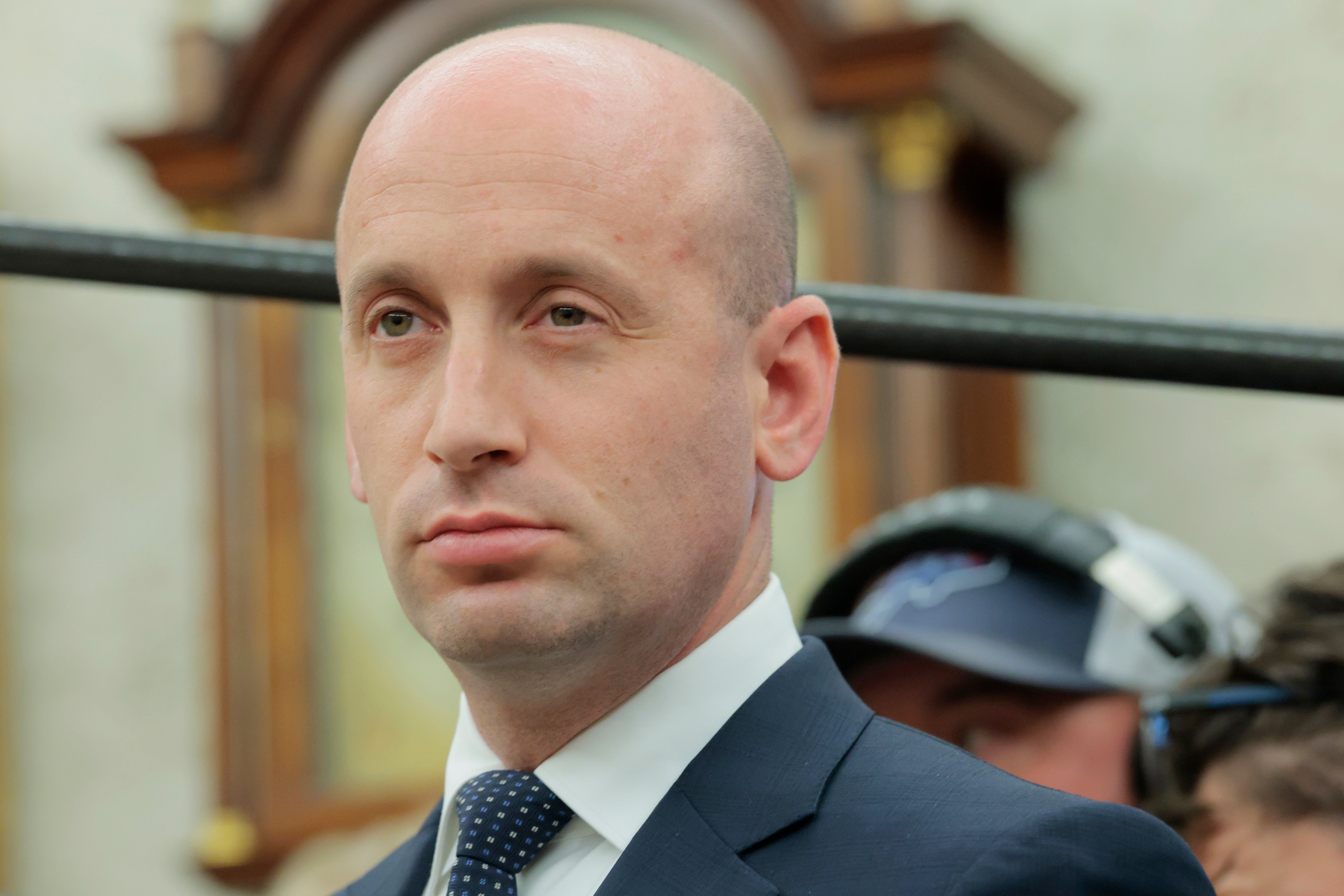 Stephen Miller, vicejefe de gabinete de la Casa Blanca, se alejó de un amigo del colegio por su herencia latina, según Jason Islas