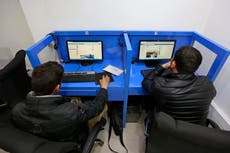 Líder talibán prohíbe conexión wifi en una provincia afgana para "prevenir la inmoralidad"