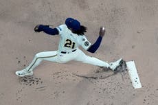 Peralta logra su 17ª victoria, Yelich conecta jonrón y Cerveceros vencen 9-2 a Angelinos