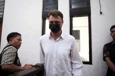 Corte indonesia condena a ucraniano a cadena perpetua por producir drogas ilegales en Bali