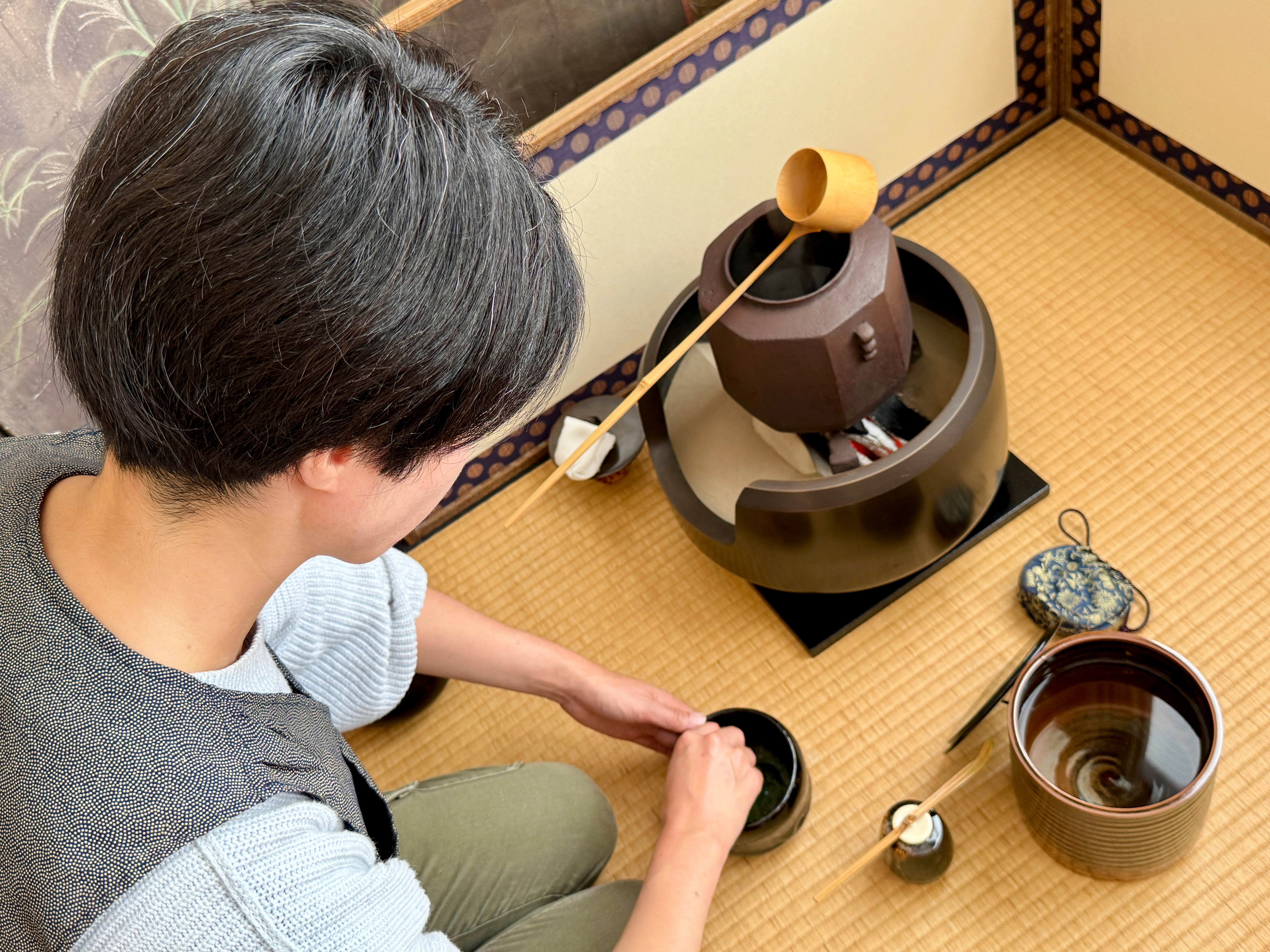 ¿Cuánto por un matcha? Precios del popular té en polvo se disparan por demanda global