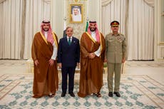 Pakistán dice que podría poner su programa nuclear a disposición de Arabia Saudí tras pacto