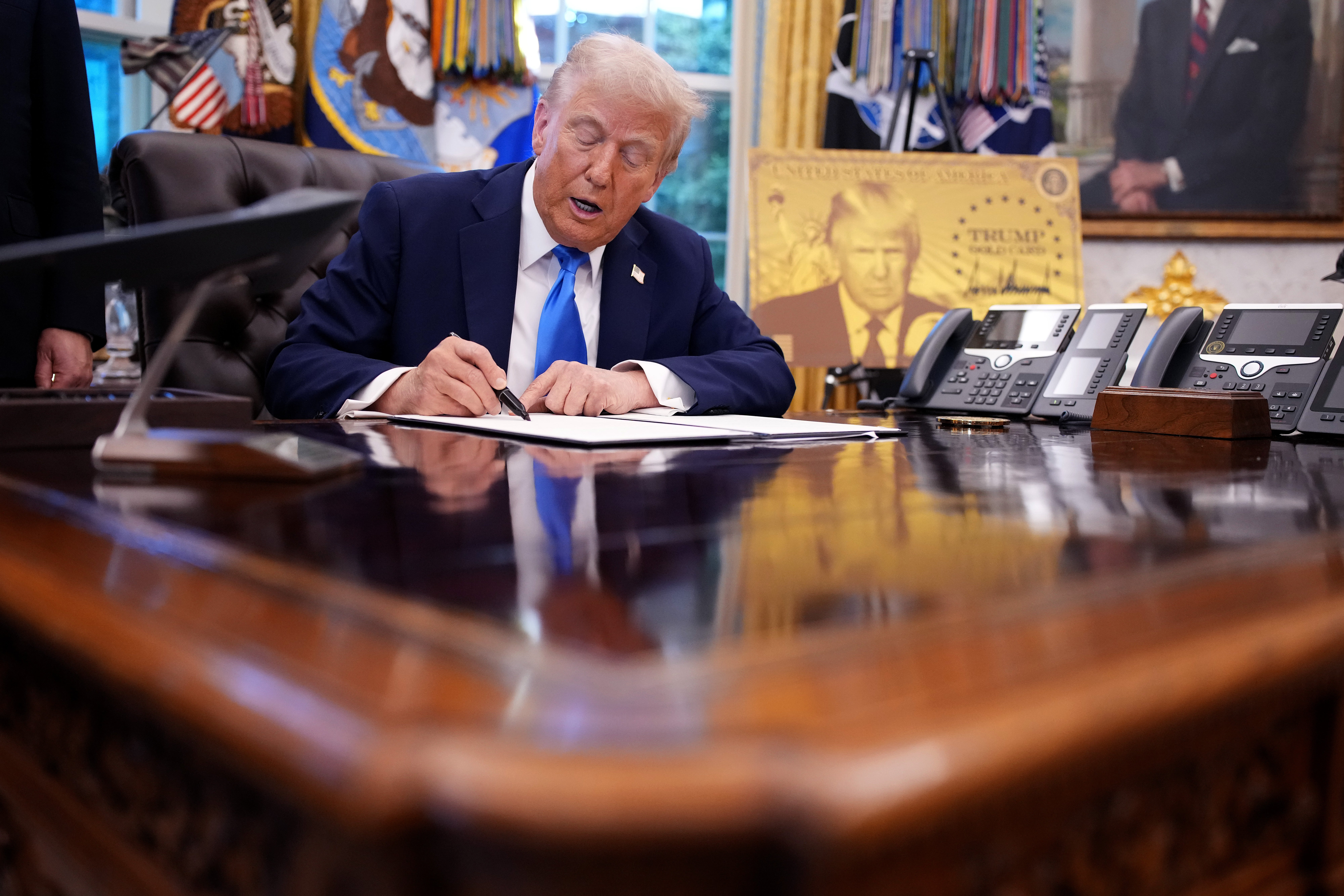 Donald Trump firmó un anuncio que impone una tarifa de 100.000 dólares a las solicitudes de visas H-1B