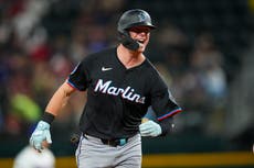 Johnston y Norby conectan jonrones consecutivos y Marlins vencen 4-3 a Rangers