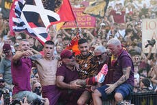 De capitán despojado a héroe del derbi: gol de Pellegrini le da la victoria a la Roma ante la Lazio