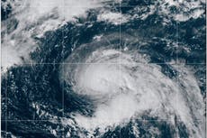Tormenta tropical Gabrielle se intensifica y se aproxima a fuerza de huracán cerca de Bermudas