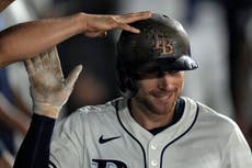 Lowe conecta su jonrón 30 y Rays vencen 7-3 a Medias Rojas terminando con récord de 41-40
