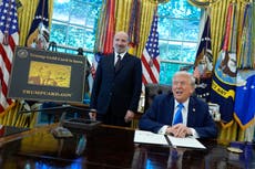 Qué saber sobre los planes de Trump de imponer un precio de 100.000 dólares a las visas H-1B