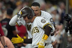 Sencillo de Fermín en la 11ma lleva a los Padres a los playoffs con victoria 5-4 sobre Cerveceros