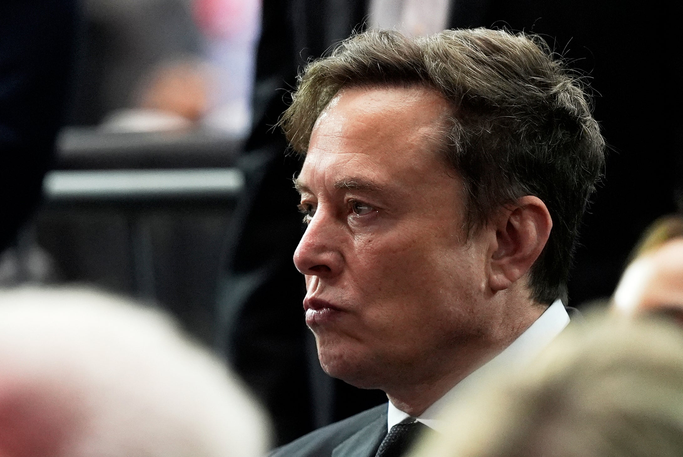 Los familiares de Elon Musk se han puesto en contacto en repetidas ocasiones con el director ejecutivo de Tesla para pedirle apoyo y él ha intercedido en ocasiones, según el New York Times