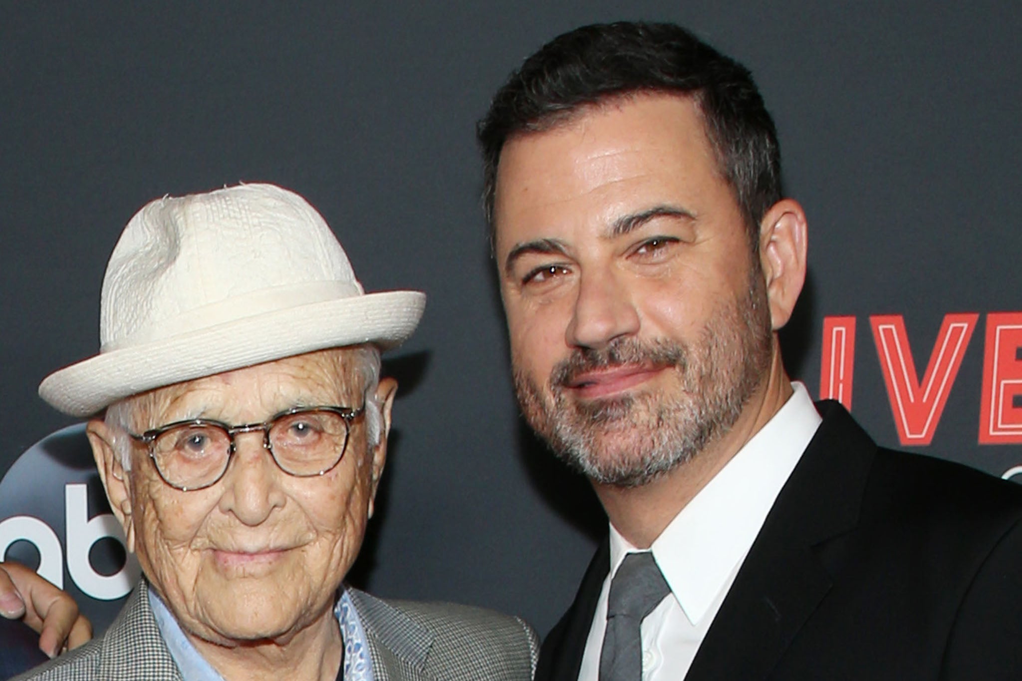 Jimmy Kimmel publica una foto de Norman Lear antes de su regreso a la televisión