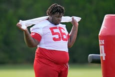 Buccaneers contratan a Watson, quien fue el jugador más pesado de la NFL, según fuente de AP