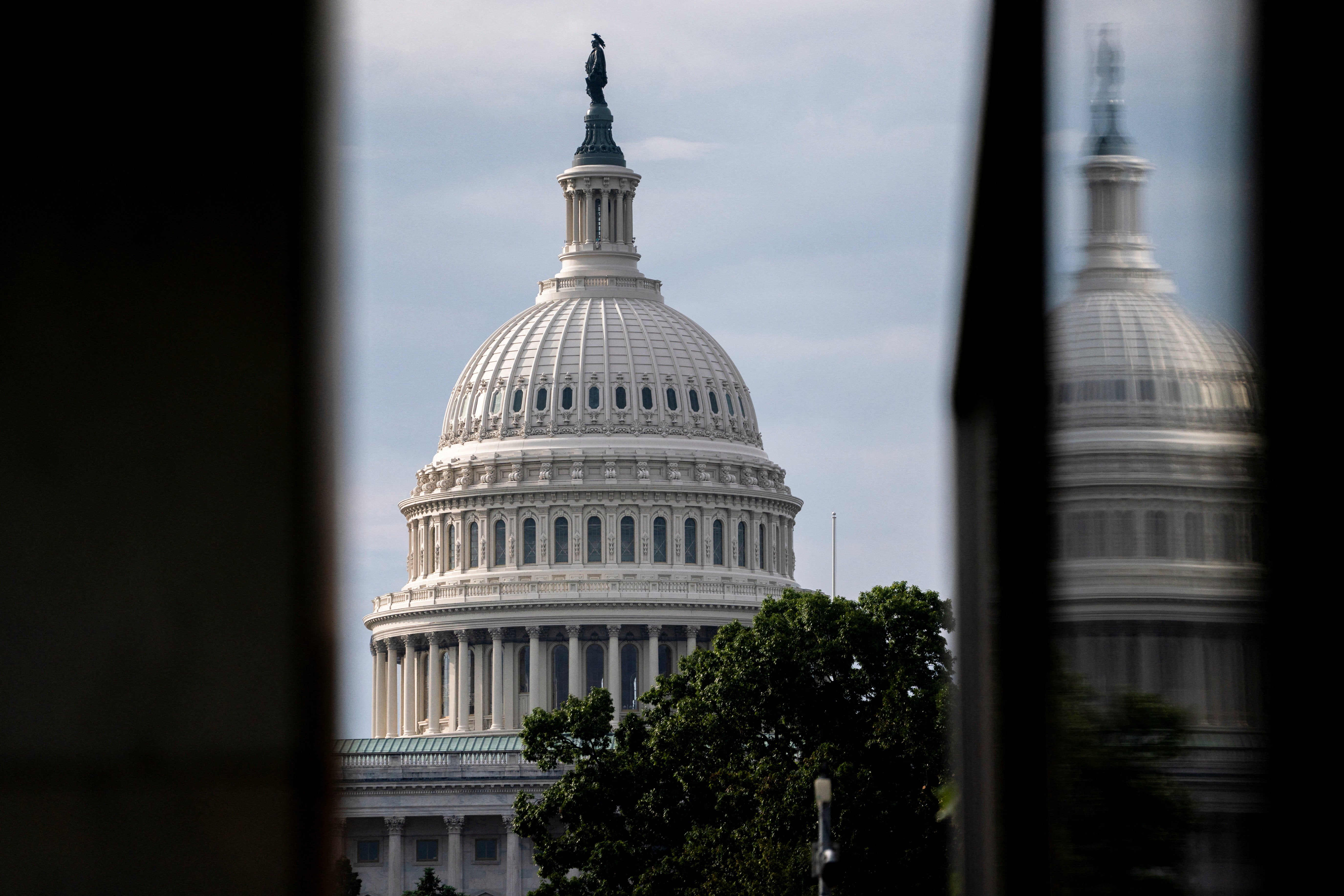 El Capitolio de Estados Unidos se observa en medio de la amenaza de un cierre parcial del Gobierno, a tan solo una semana de ocurrir si el Congreso no aprueba los fondos necesarios, en el Capitol Hill de Washington D. C., EE. UU., el 24 de septiembre de 2025