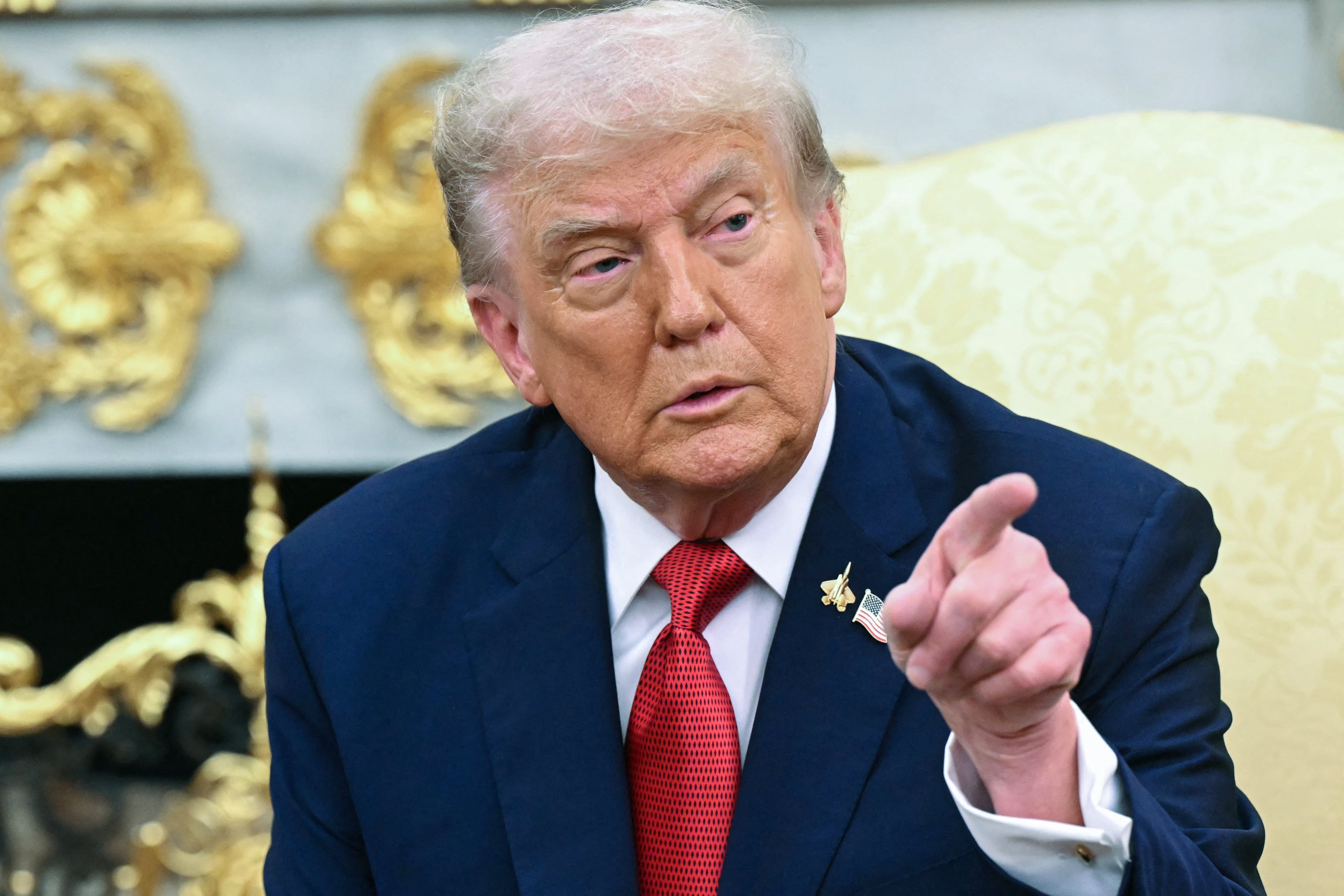 Trump y sus aliados criticaron a Comey por la investigación del FBI sobre una posible injerencia de Rusia en las elecciones de 2016