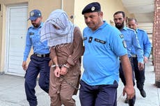 Padre de joven influencer asesinada en Pakistán exige justicia