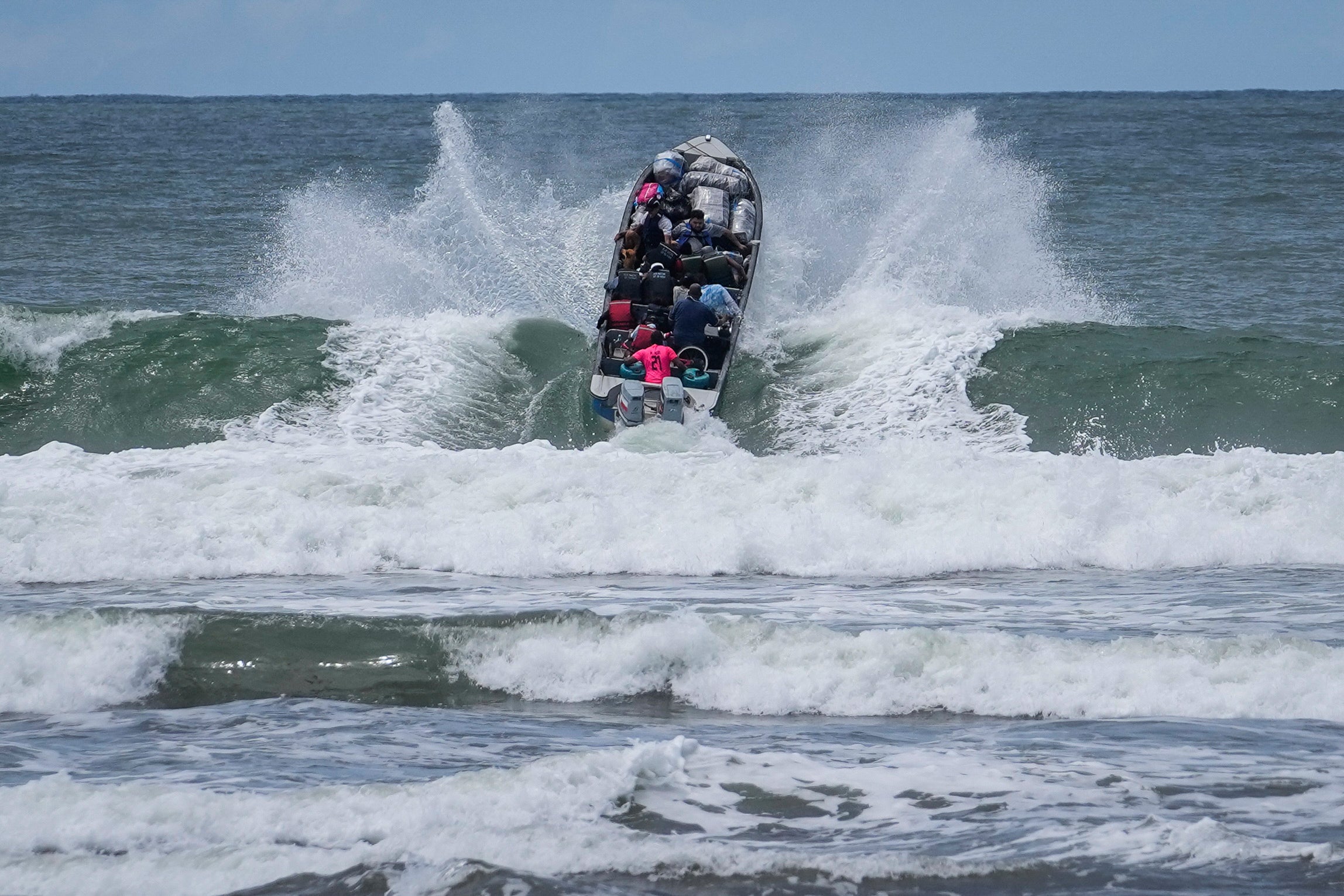Migrantes regresan a Venezuela, rescate en mina de oro y más fotos de la semana en América Latina