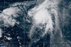 Humberto se convierte en huracán sobre el Atlántico