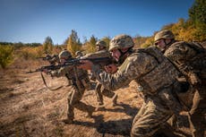 La línea del frente en Ucrania se expande mientras Rusia cambia de táctica, dice alto comandante