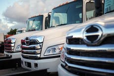 Trump encuentra nuevos objetivos comerciales: fármacos, muebles de cocina y camiones pesados