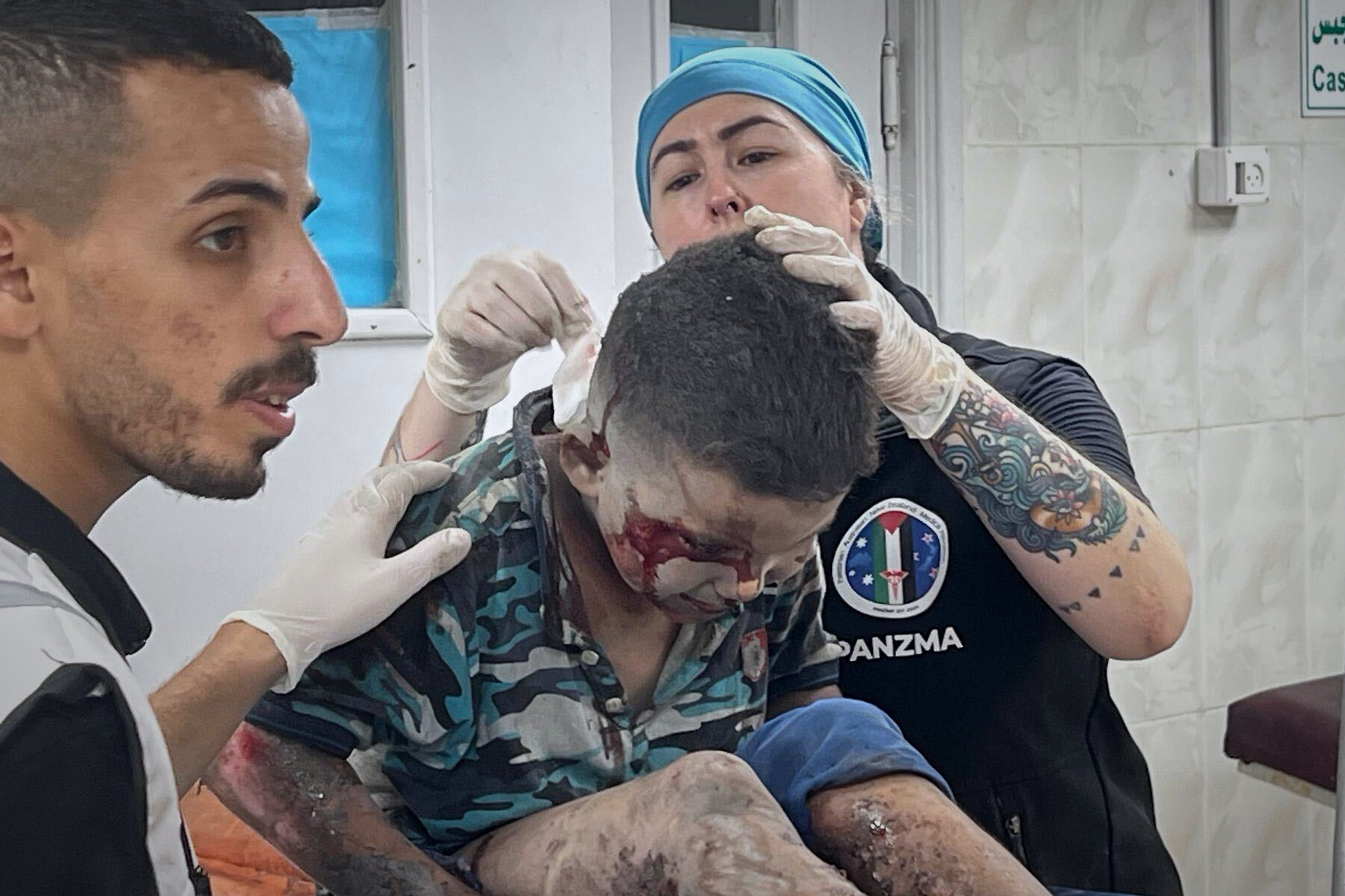 GAZA-HOSPITAL BAJO FUEGO