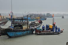Vietnam evacúa a miles y cierra aeropuertos ante la llegada del tifón Bualoi
