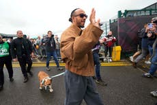 Lewis Hamilton dice que la muerte de su perro Roscoe es 'una de las experiencias más dolorosas'
