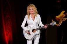 Dolly Parton pospone residencia en Las Vegas por problemas de salud
