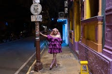 Mujeres trans que enfrentan violencia migran para sobrevivir en Paraguay