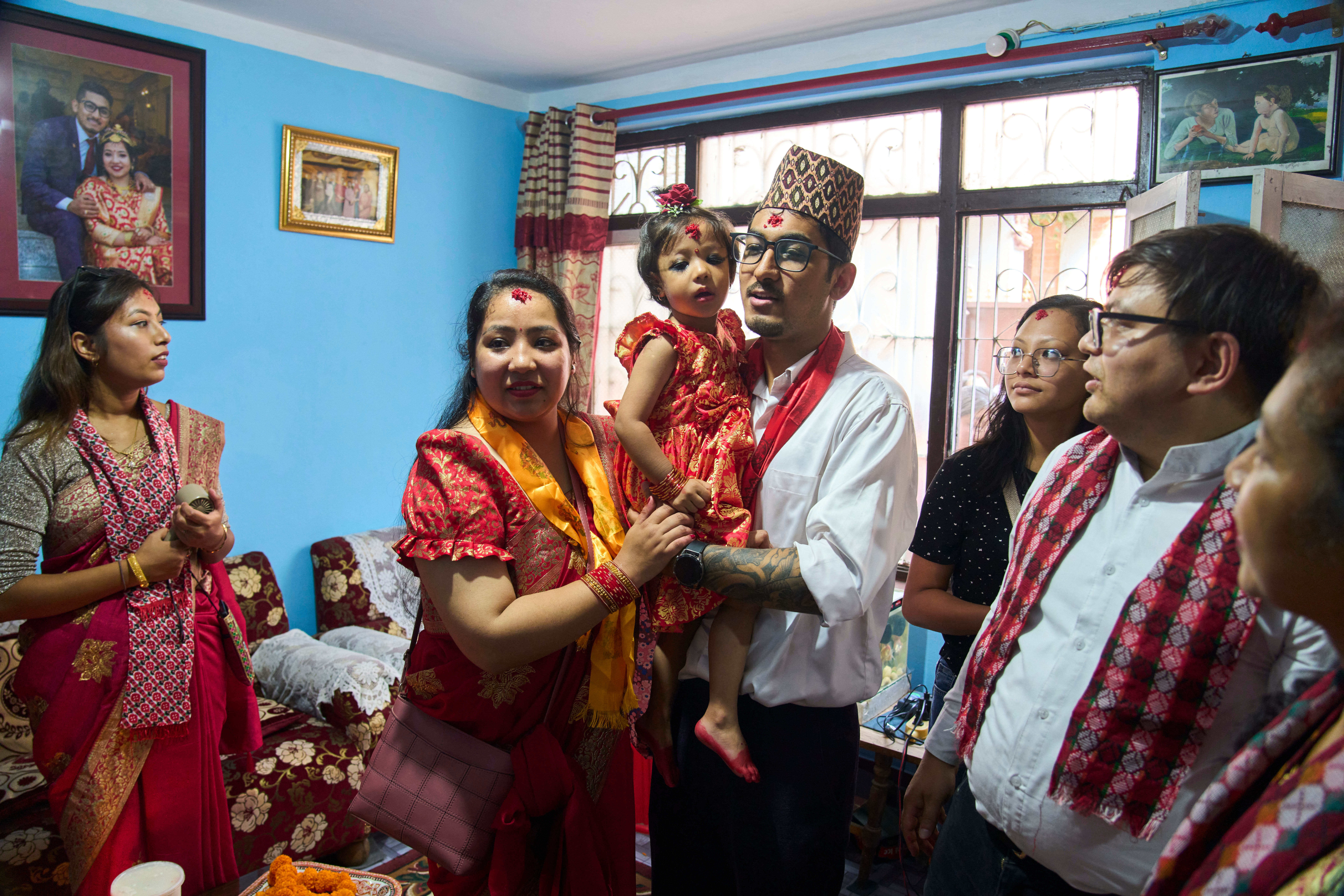 NEPAL-DIOSA VIVIENTE