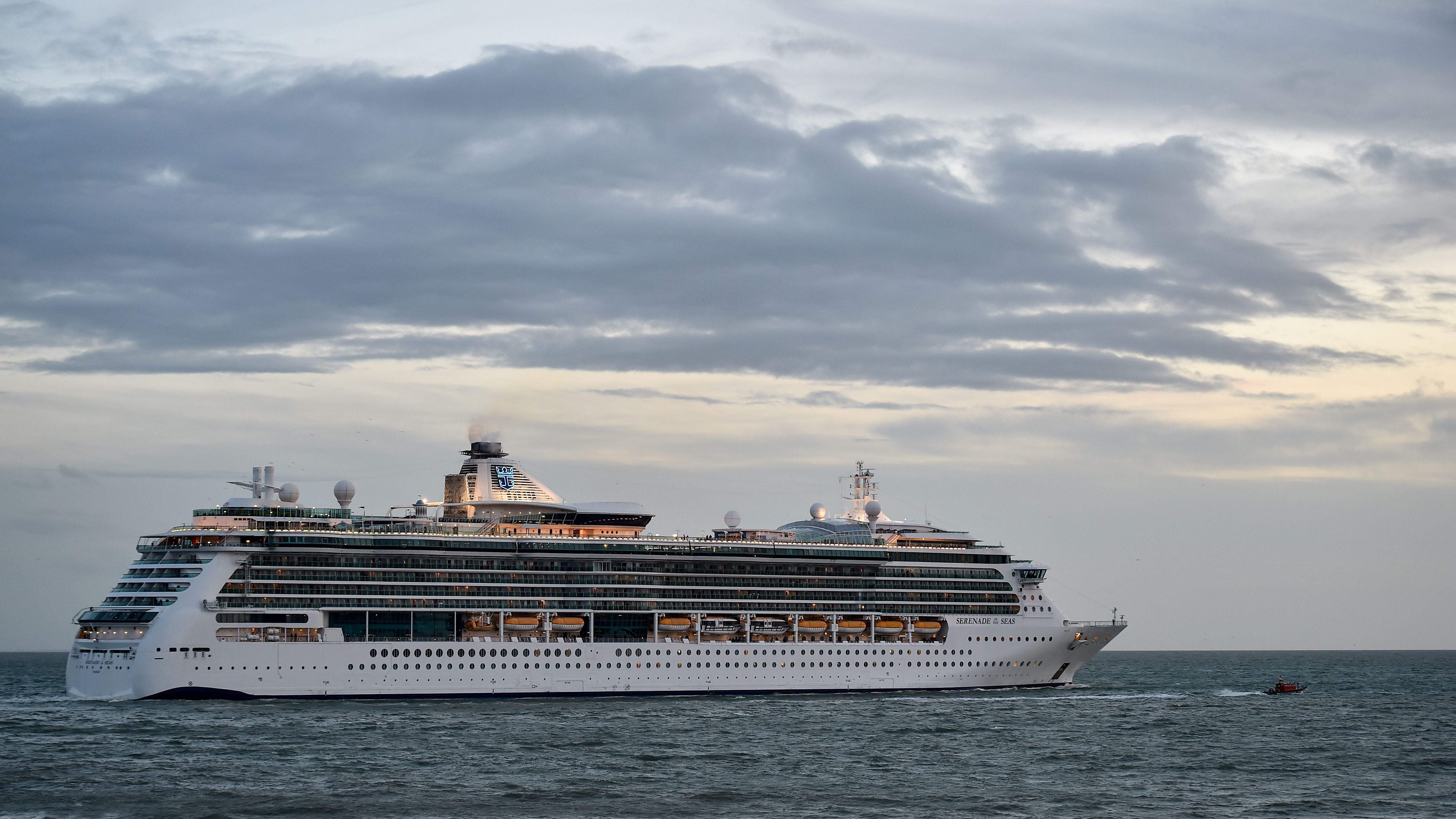 Un brote de norovirus que afecta a más de 70 pasajeros de crucero se registró en el buque Serenade of the Seas de Royal Caribbean, que está a punto de concluir su viaje esta semana