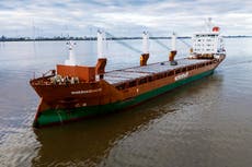 Hutíes de Yemen reivindican ataque con misil a barco con bandera holandesa en el golfo de Adén