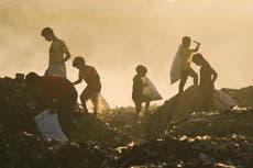 Ataques israelíes matan a 16 en Gaza mientras el mundo espera respuesta de Hamás al plan de Trump