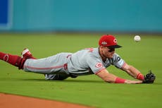 Los Rojos ven desvanecerse la esperanza al terminar la temporada con barrida en comodines