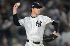 Yankees blanquean 4-0 a Medias Rojas para ganar serie de comodines. Schlittler poncha a 12