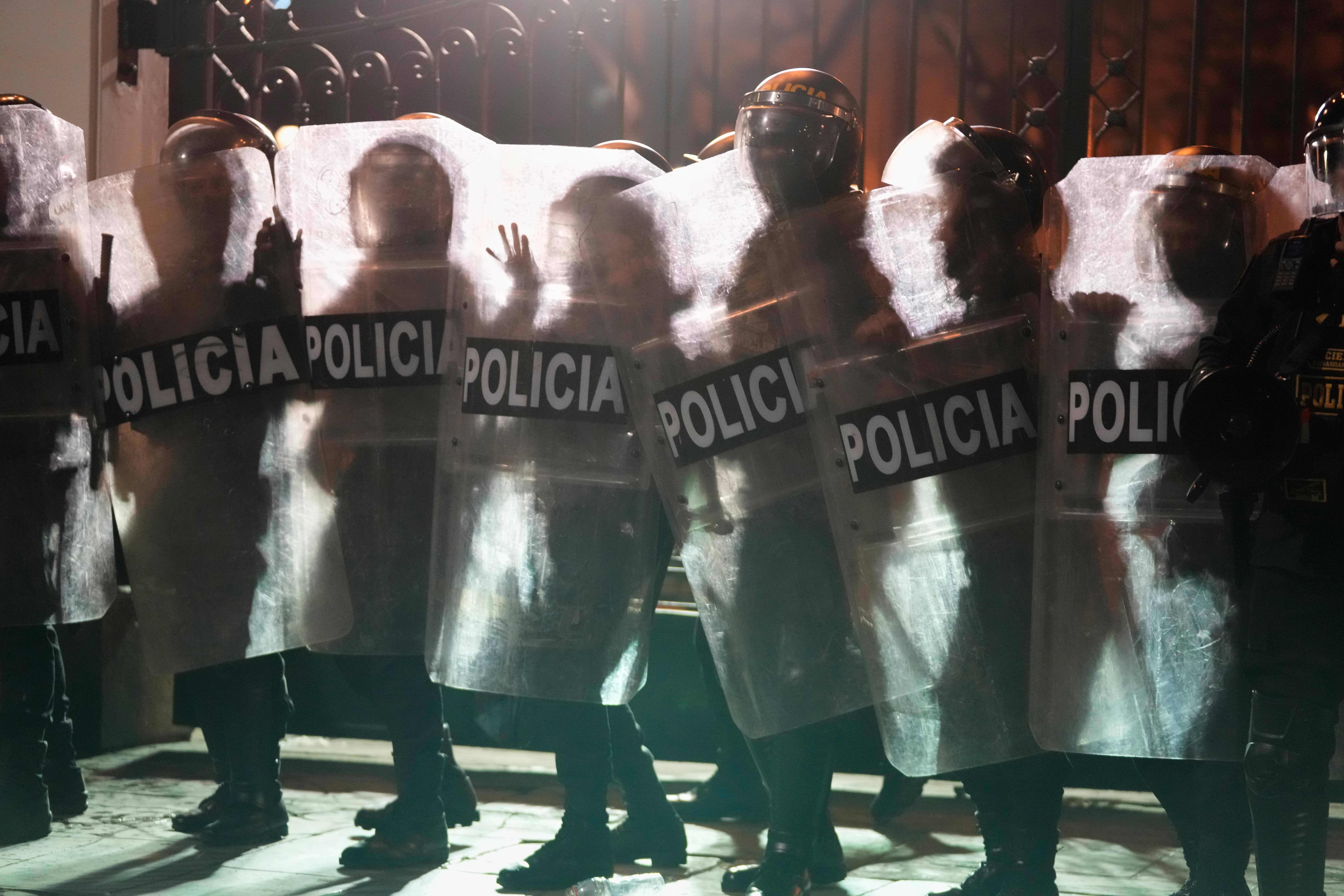 Protestas en Perú, la pose de un aficionado al fútbol y más fotos de la semana en América Latina