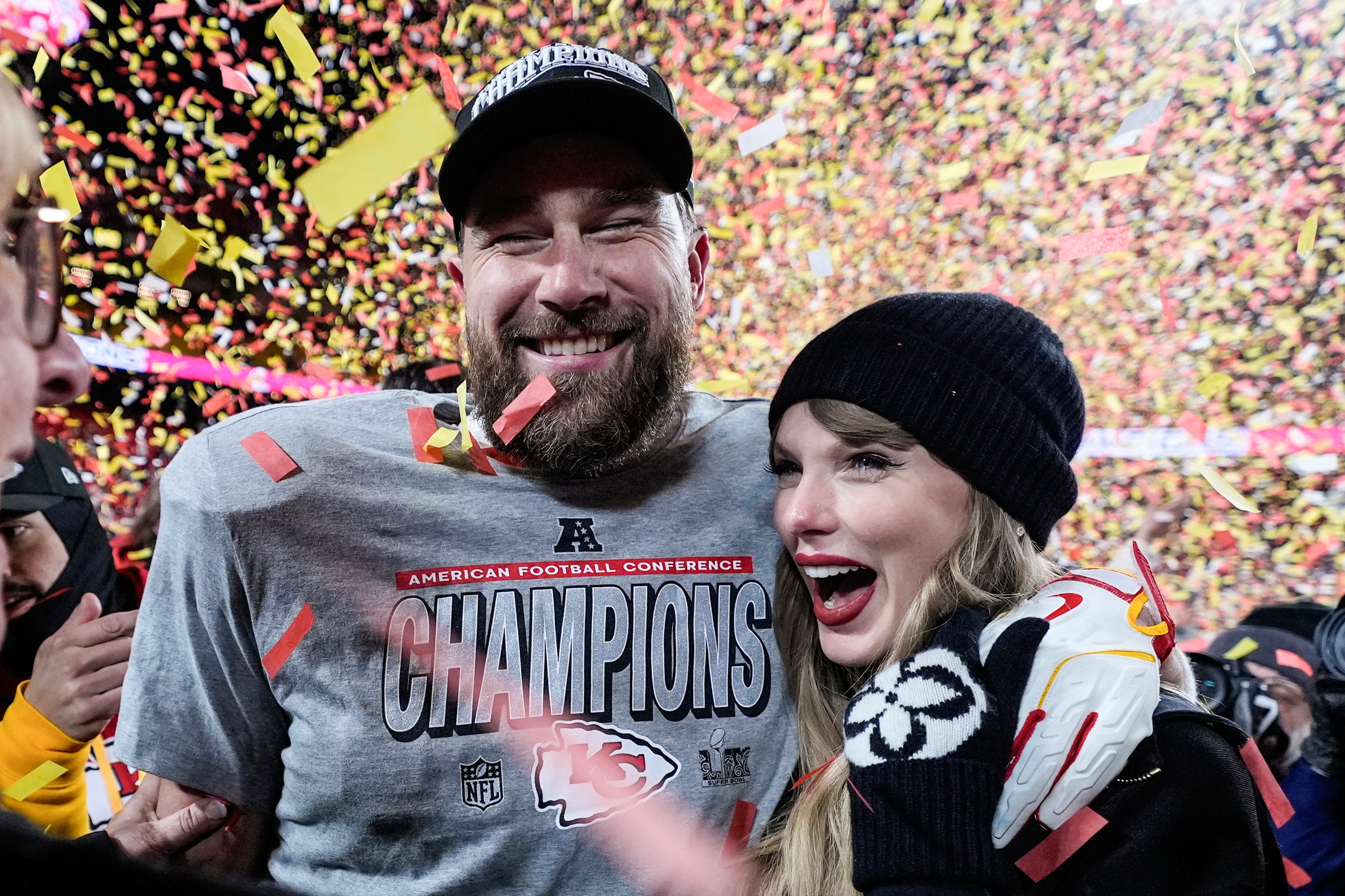 Taylor Swift y Travis Kelce anunciaron su compromiso en agosto tras dos años de noviazgo