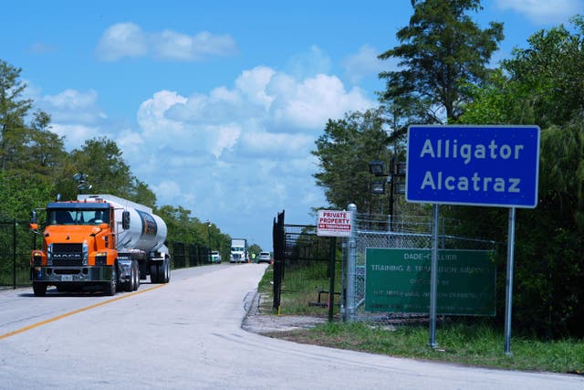 FLORIDA-CÁRCEL PARA INMIGRANTES