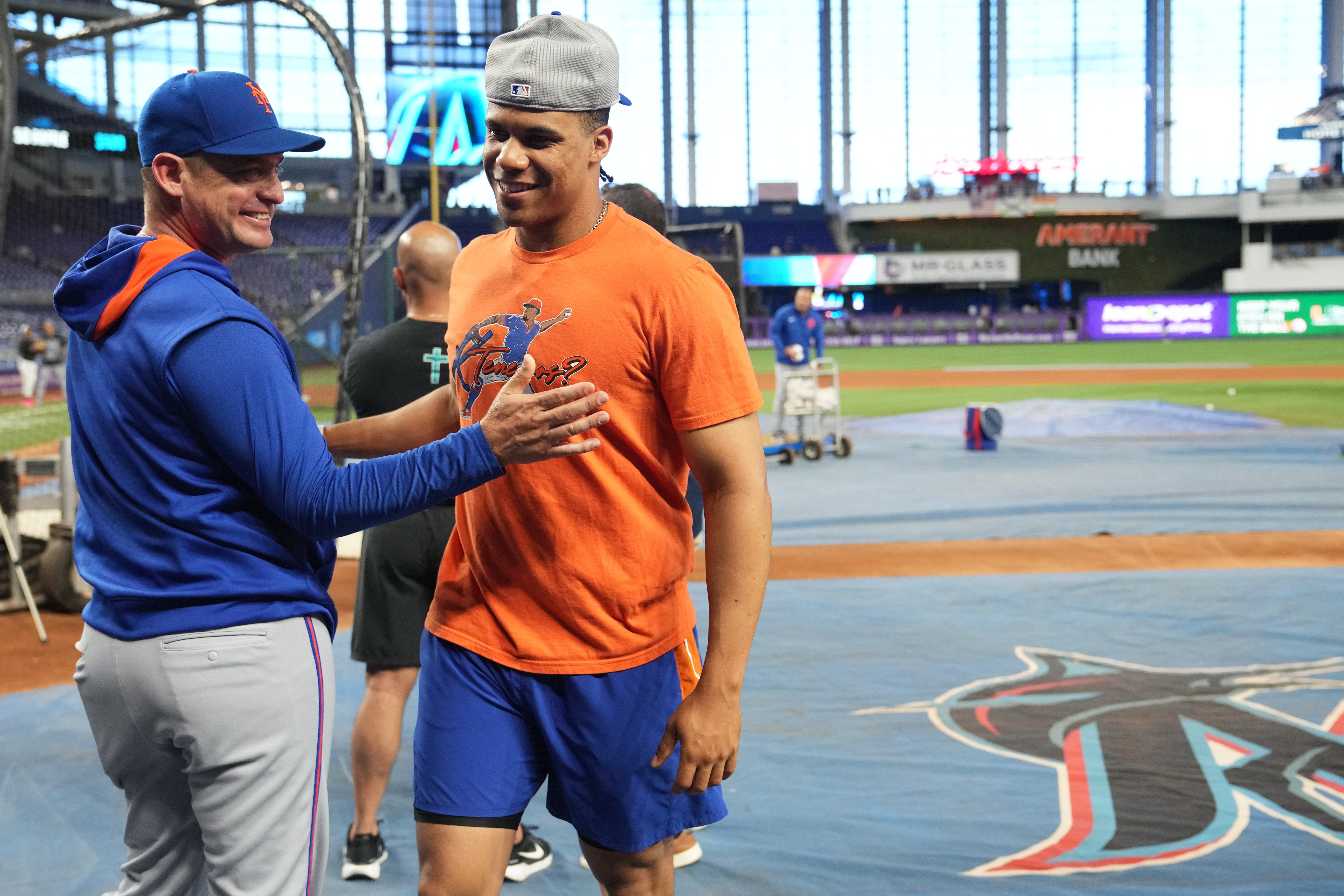 Mets renuevan el staff del manager Carlos Mendoza tras perder playoffs con enorme nómina