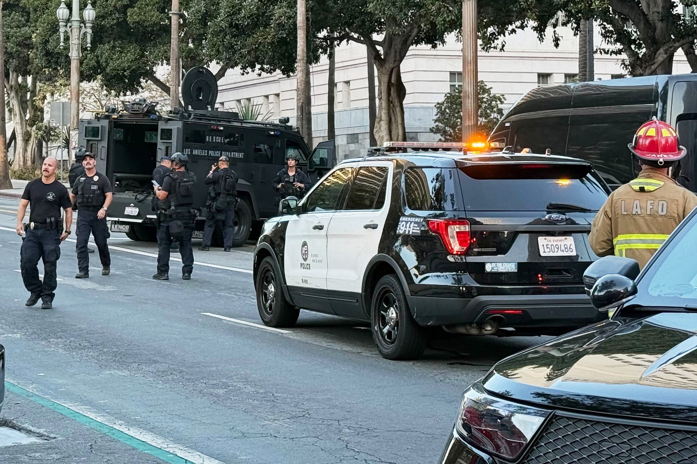 LOS ÁNGELES-AYUNTAMIENTO-CHOQUE