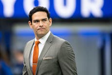 El exjugador de la NFL Mark Sanchez fue rociado con gas pimienta y apuñalado durante altercado