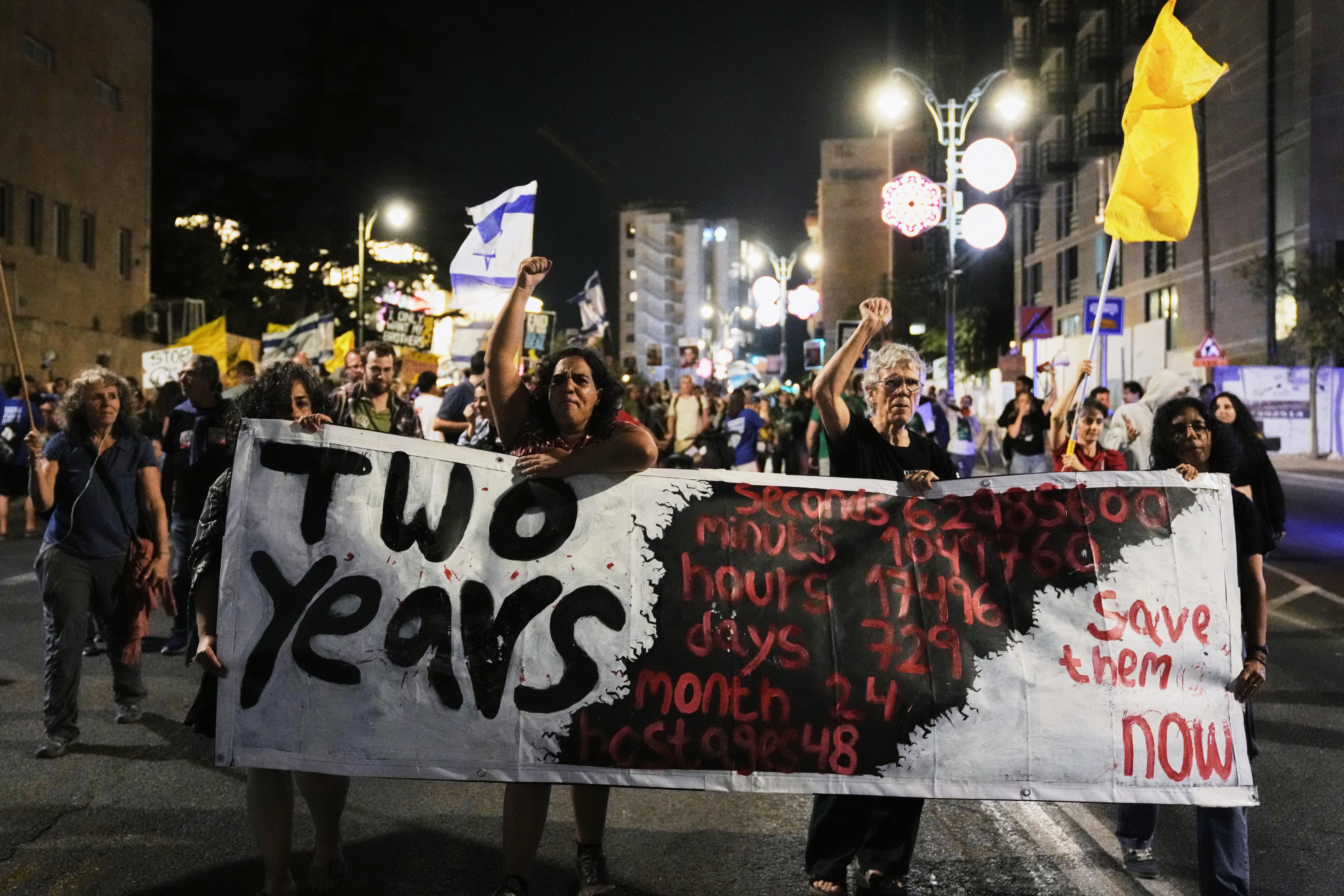 Familiares de rehenes protestan en Israel